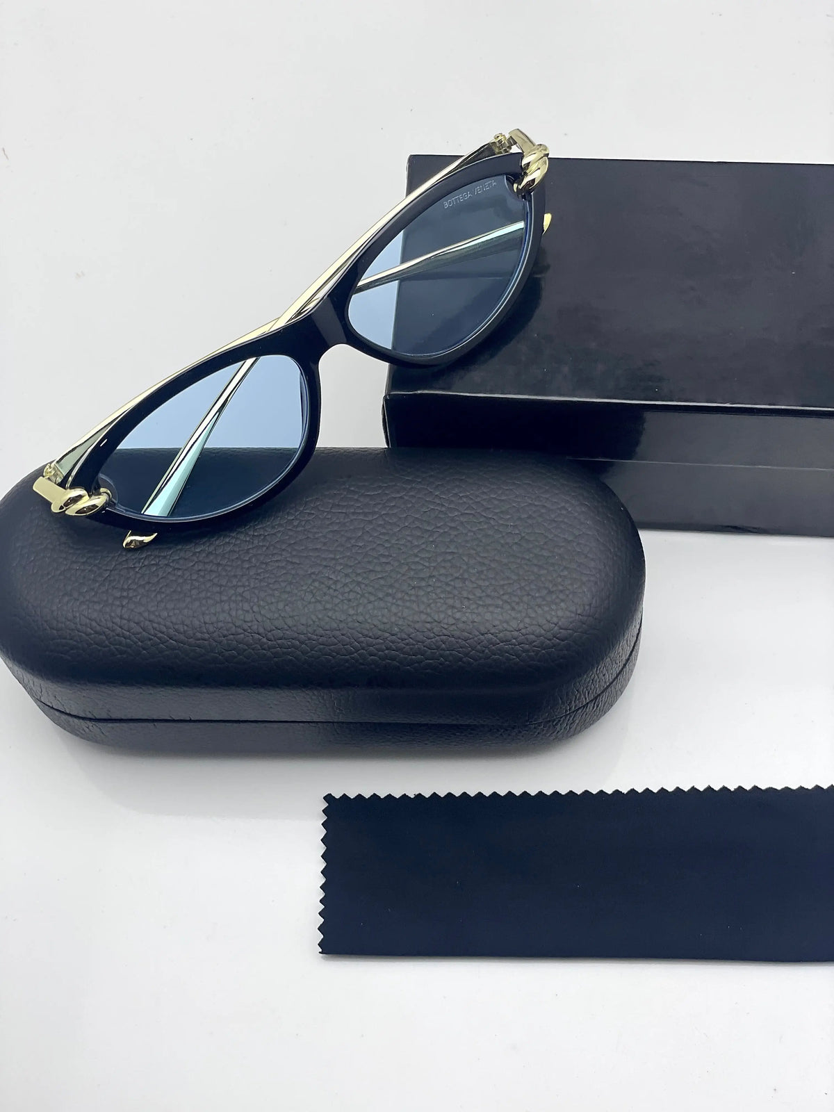Bottega Veneta 305 Gold sea Blue