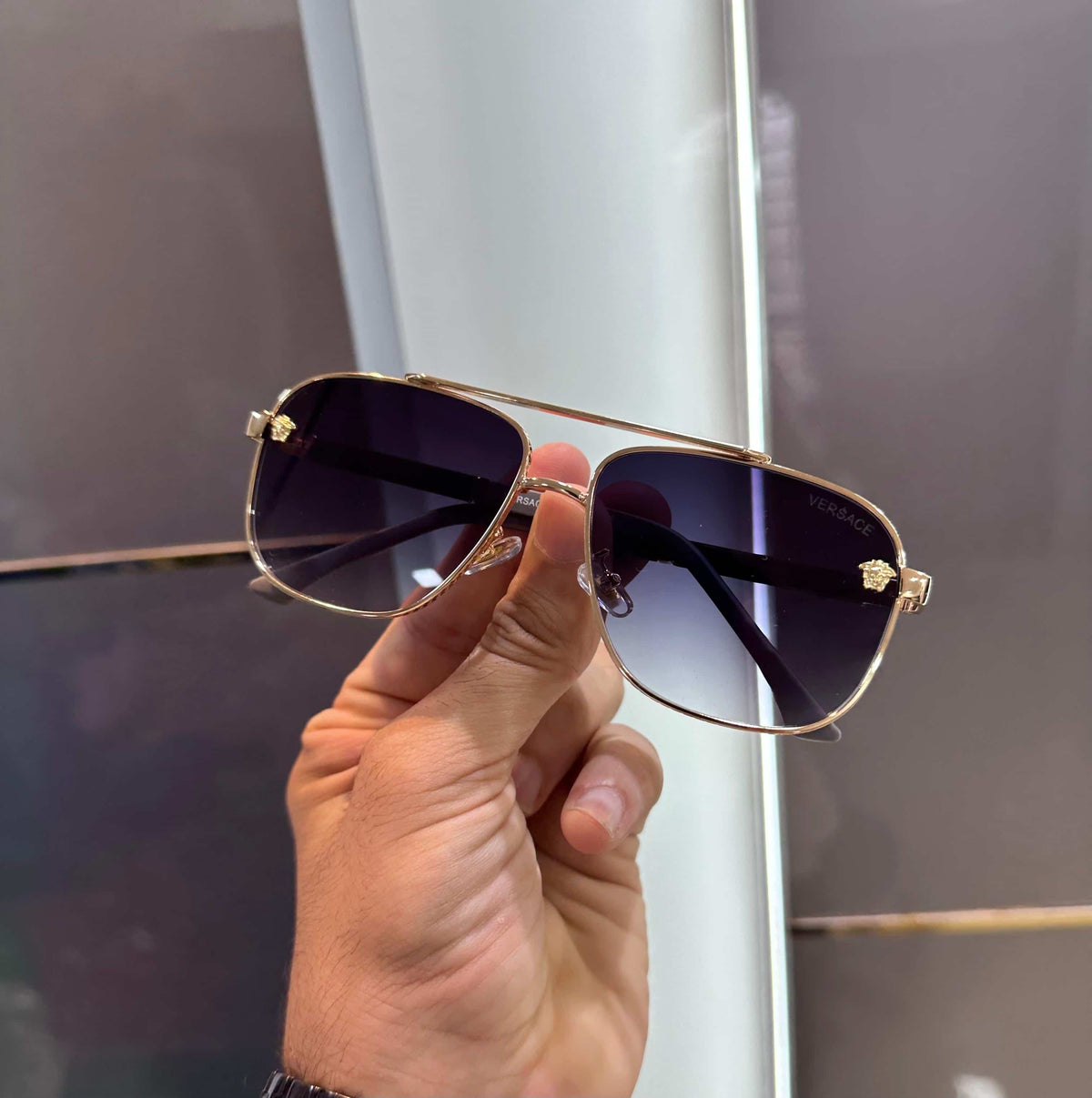 Versac e Gold Black Premium Shade 4094