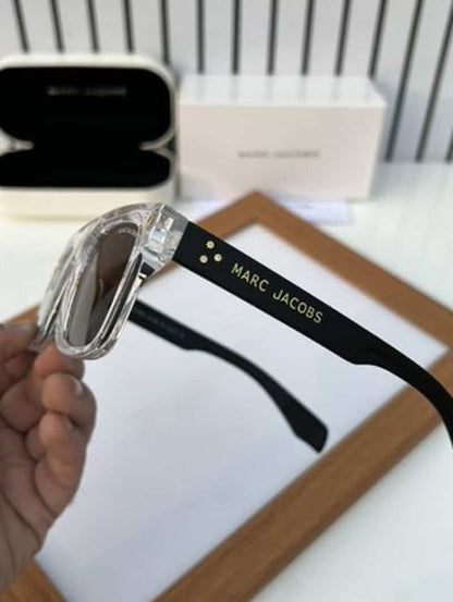 marc jacobs 32 white black