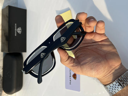 Maybach_7339_black_gold