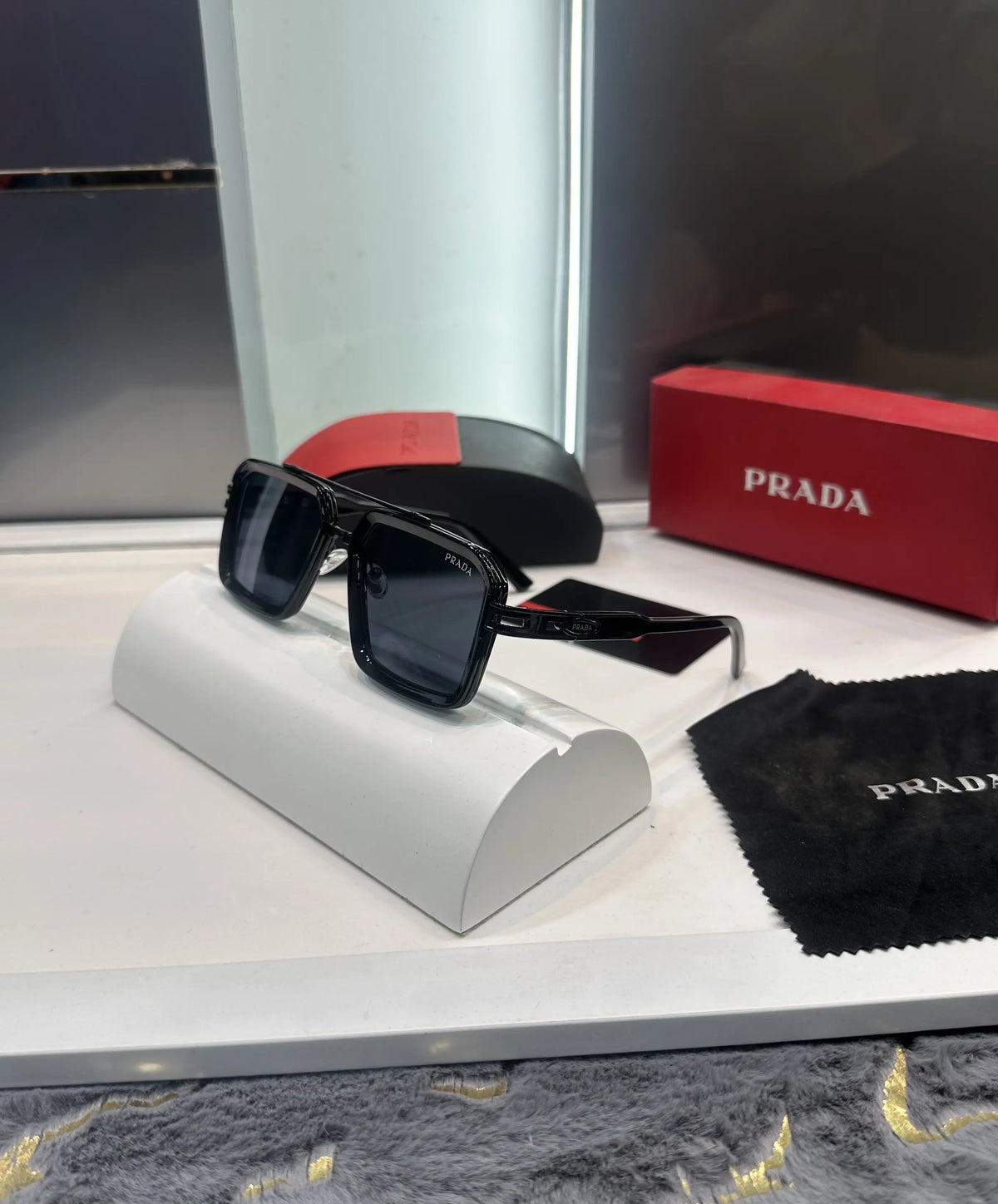 Prad a All Black Premium Shades 6574