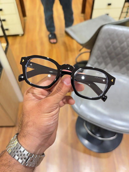 Prada_331_black_plano