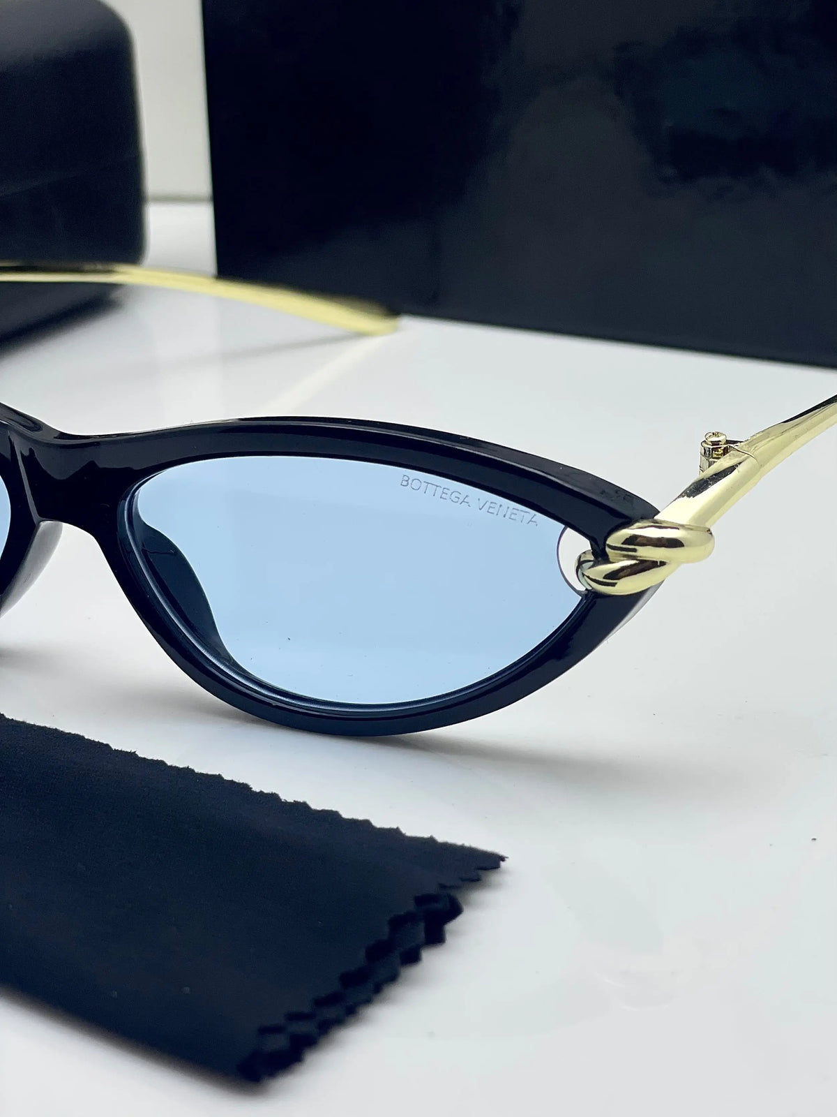 Bottega Veneta 305 Gold sea Blue