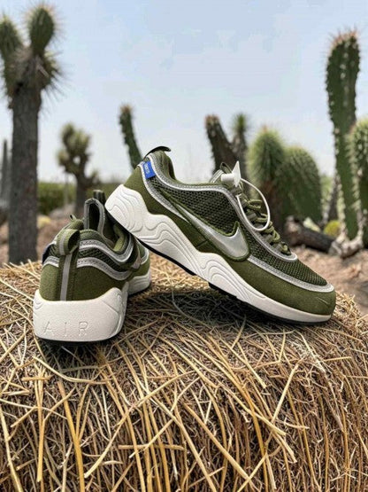 NK. Undefeated X Air Zoom Spiridon White and Green