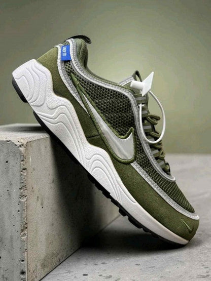 NK. Undefeated X Air Zoom Spiridon White and Green