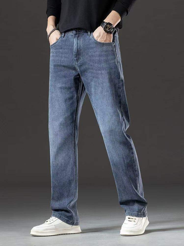Men’s Blue Washed Relaxed-Fit Jeans