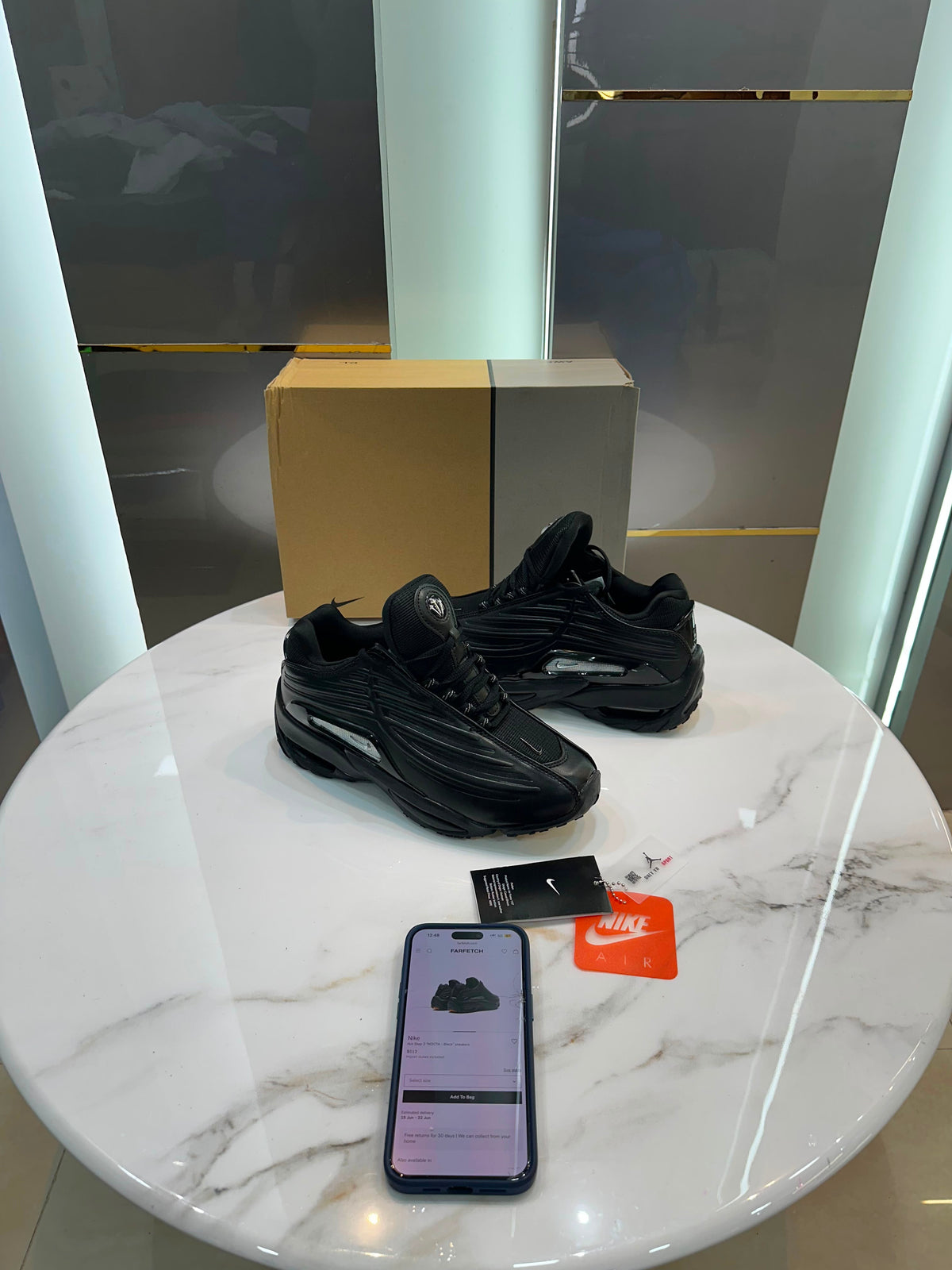 NK. Nocta Hot Step Black