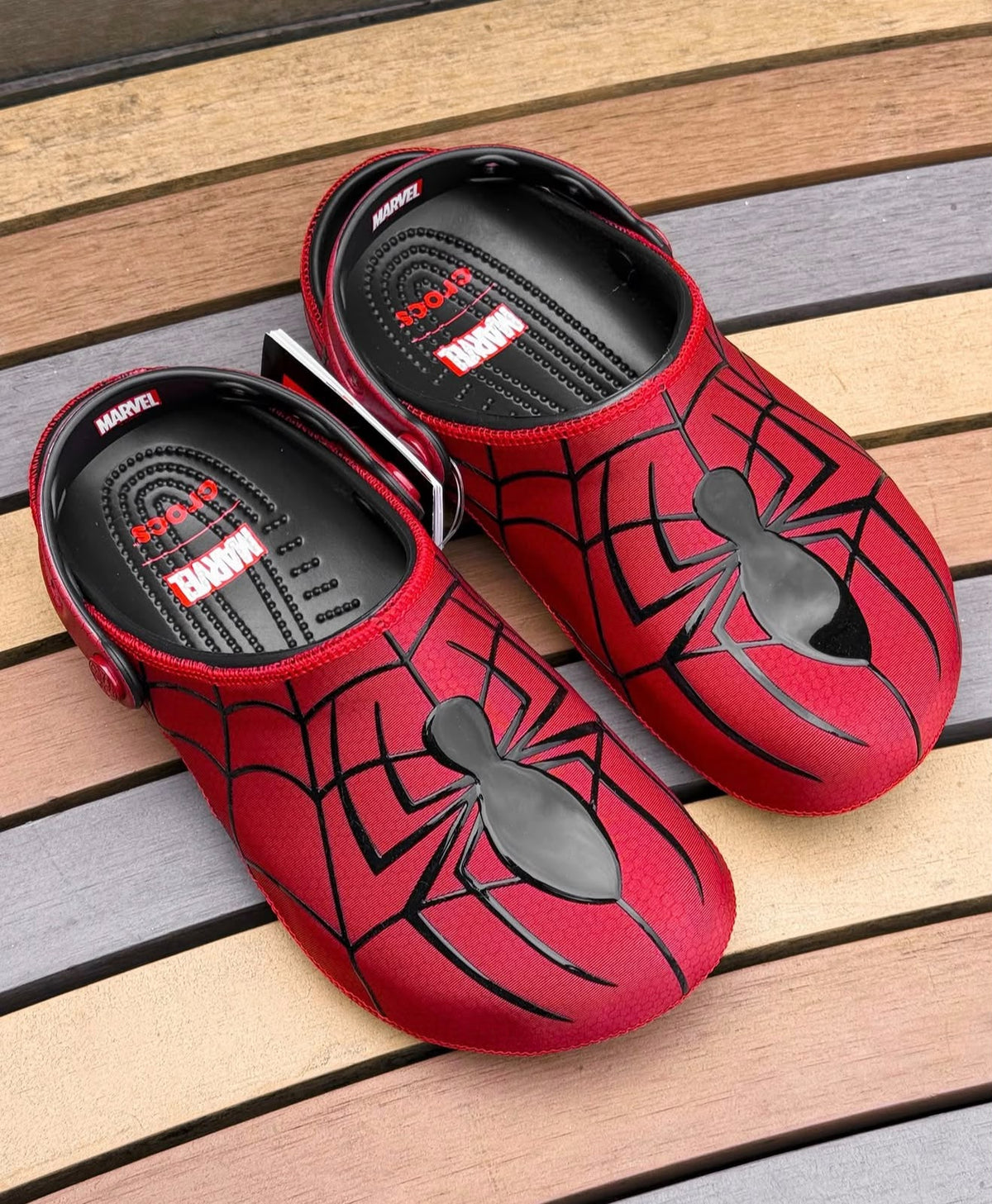 Crocs x Marvel Spider Neo Classic